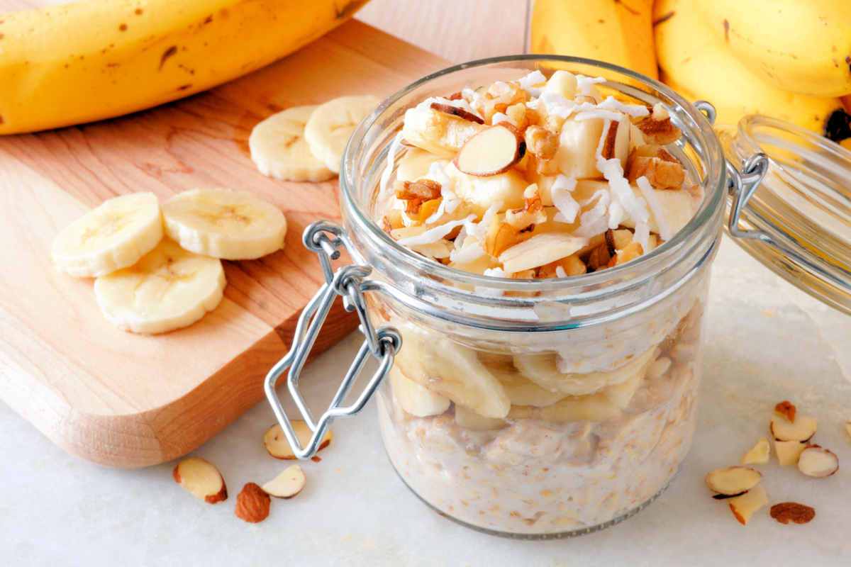 Overnight oats with banana and nuts